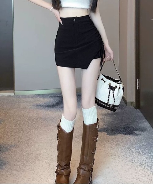 &soiree(アンドソワレ)の「サイドシャーリングアシンメトリースカパン(その他パンツ・レディース・ブラック・X-LARGE/LARGE/MEDIUM/SMALL)」の3枚目の写真
