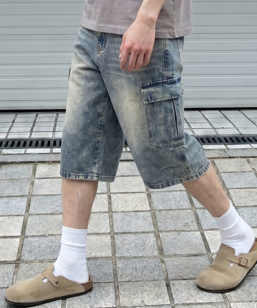 DWSE(ディーダブリューエスイー)の「ピンタックカーゴバミューダデニムパンツ(グレー)(その他パンツ・メンズ・その他・X-SMALL/XX-LARGE/MEDIUM/LARGE/SMALL/X-LARGE)」の2枚目の写真