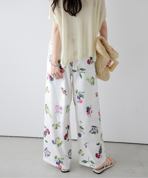 AMELY（エミリー）の「フラワープリントワイドパンツ（その他パンツ・レディース・ブラック/ホワイト・M/L）」の7枚目の写真