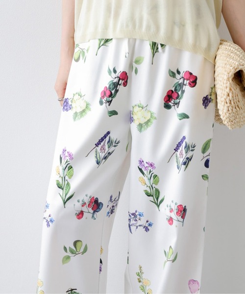 AMELY（エミリー）の「フラワープリントワイドパンツ（その他パンツ・レディース・ブラック/ホワイト・M/L）」の8枚目の写真