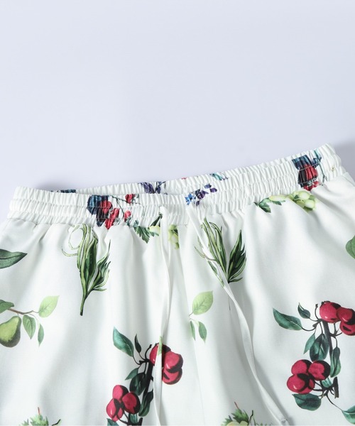 AMELY（エミリー）の「フラワープリントワイドパンツ（その他パンツ・レディース・ブラック/ホワイト・M/L）」の14枚目の写真