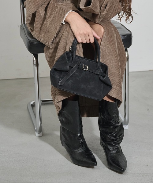 THE YOn(ザヨン)の「2WAYスウェードライクミニショルダーバッグ(ショルダーバッグ・レディース・ブラック/ラベンダー/ブラウン・FREE)」の15枚目の写真