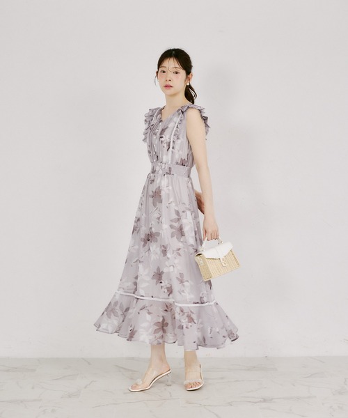tocco closet(トッコ クローゼット)の「ハシゴレース切り替えシアーチェックフラワープリントワンピース(ワンピース・レディース・モカ/ブルー・M)」の4枚目の写真