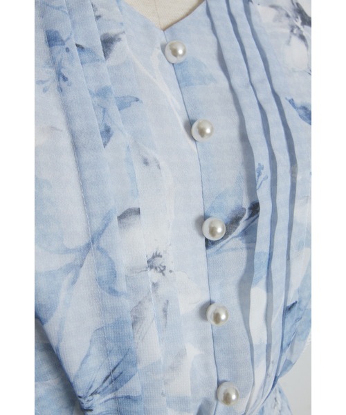 tocco closet(トッコ クローゼット)の「ハシゴレース切り替えシアーチェックフラワープリントワンピース(ワンピース・レディース・モカ/ブルー・M)」の8枚目の写真
