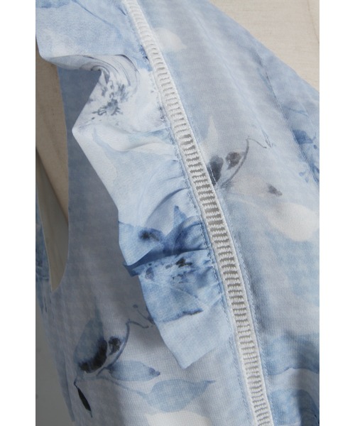 tocco closet(トッコ クローゼット)の「ハシゴレース切り替えシアーチェックフラワープリントワンピース(ワンピース・レディース・モカ/ブルー・M)」の9枚目の写真