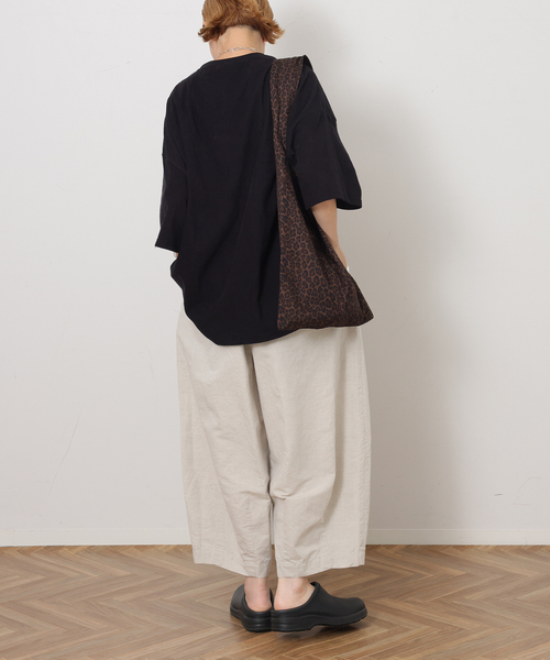 JOURNAL STANDARD LUXE（ジャーナルスタンダード　ラックス）の「CLウェザー タックワークパンツ（その他パンツ・レディース・ブラック/アイボリー・FREE）」の18枚目の写真