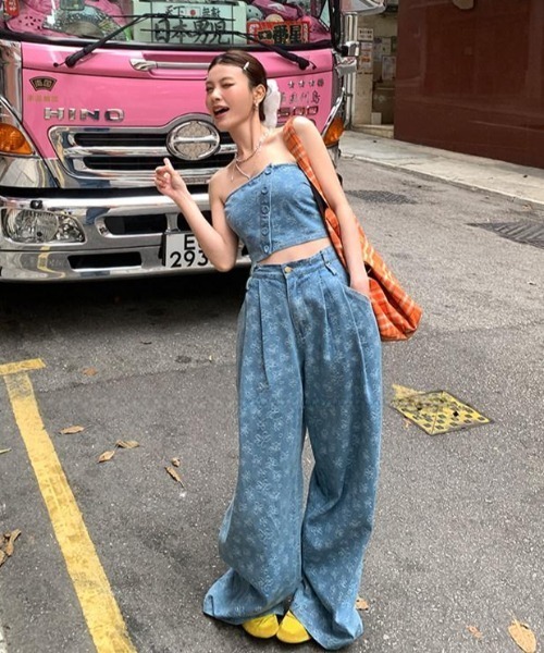 FAVORITO(ファヴォリート)の「ベアトップスワイドパンツセットアップ(セットアップ・レディース・ブルー・L/M/S)」の13枚目の写真