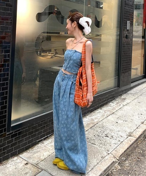 FAVORITO(ファヴォリート)の「ベアトップスワイドパンツセットアップ(セットアップ・レディース・ブルー・L/M/S)」の8枚目の写真