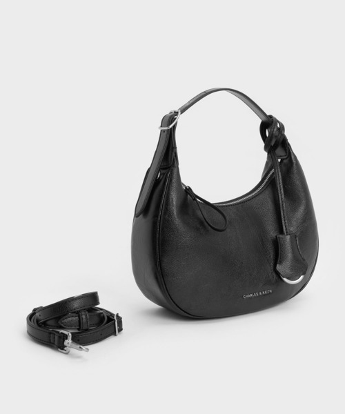 CHARLES & KEITH(チャールズ & キース)の「Vega ベガ ホーボーバッグ(ショルダーバッグ・レディース・スミクロ・S)」の2枚目の写真
