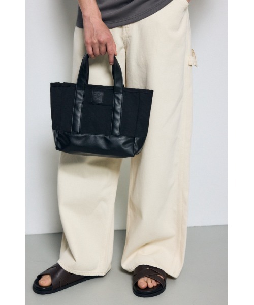 AZUL by moussy(アズールバイマウジー)の「合皮切替ミニトートバッグ(トートバッグ・メンズ・ホワイト/ブラック・FREE)」の13枚目の写真