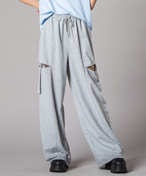 ZIDDY(ジディ)の「サイドカットアウトカーゴワイドパンツ(130~160cm)(その他パンツ・キッズ・ブラック/グレー・150cm/FREE/130cm/140cm)」の2枚目の写真