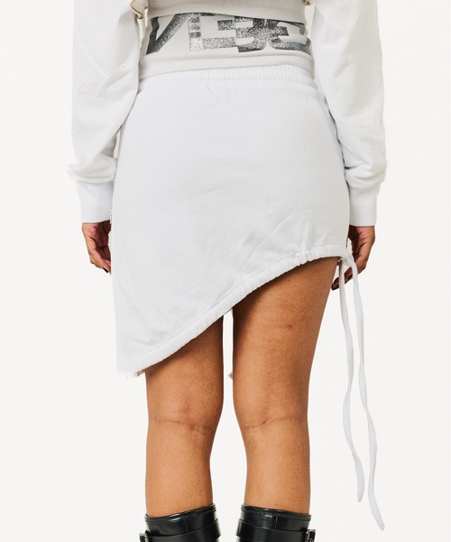 BEEDEN（ビーデン）の「TWIST ZIP LOGO SKIRT（スカート・レディース・ホワイト/ブラック・FREE）」の5枚目の写真