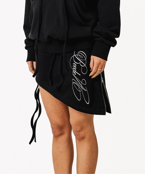 BEEDEN（ビーデン）の「TWIST ZIP LOGO SKIRT（スカート・レディース・ホワイト/ブラック・FREE）」の13枚目の写真