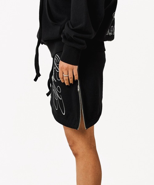 BEEDEN（ビーデン）の「TWIST ZIP LOGO SKIRT（スカート・レディース・ホワイト/ブラック・FREE）」の14枚目の写真