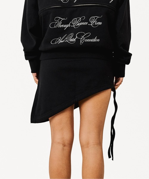 BEEDEN（ビーデン）の「TWIST ZIP LOGO SKIRT（スカート・レディース・ホワイト/ブラック・FREE）」の15枚目の写真