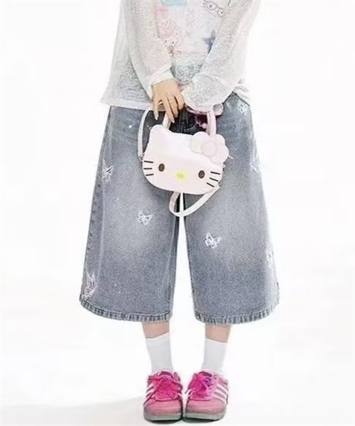 Dream garden(ドリームガーデン)の「蝶刺繍7分丈デニムパンツ(デニムパンツ・レディース・ブルー・S/XL/M/L)」の4枚目の写真