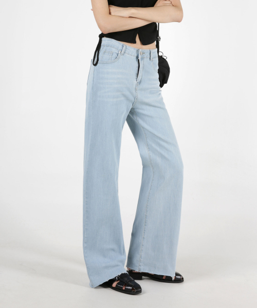 UMM(ウム)の「レディース ストレッチスパン ナチュラルカットデニムパンツ(デニムパンツ・レディース・ブルー・SMALL/LARGE/MEDIUM)」の3枚目の写真