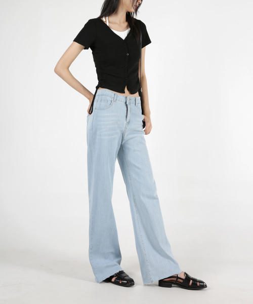 UMM(ウム)の「レディース ストレッチスパン ナチュラルカットデニムパンツ(デニムパンツ・レディース・ブルー・SMALL/LARGE/MEDIUM)」の4枚目の写真