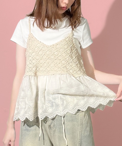 MAISON SELECT(メゾンセレクト)の「7E7 フラワー編みニット切替 レース刺繍キャミソールビスチェ(キャミソール・レディース・ホワイト/ベージュ・FREE)」の2枚目の写真