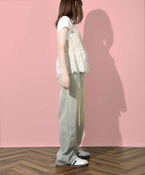 MAISON SELECT(メゾンセレクト)の「7E7 フラワー編みニット切替 レース刺繍キャミソールビスチェ(キャミソール・レディース・ホワイト/ベージュ・FREE)」の8枚目の写真