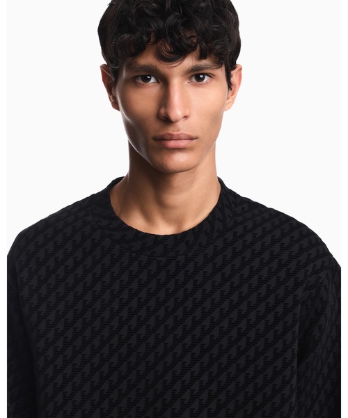 EMPORIO ARMANI(エンポリオアルマーニ)の「【エンポリオ アルマーニ】モノグラム スウェットシャツ ダブルジャージー(スウェット・メンズ・ブラック系/ネイビー系・X-SMALL/X-LARGE/SMALL/MEDIUM/LARGE)」の11枚目の写真