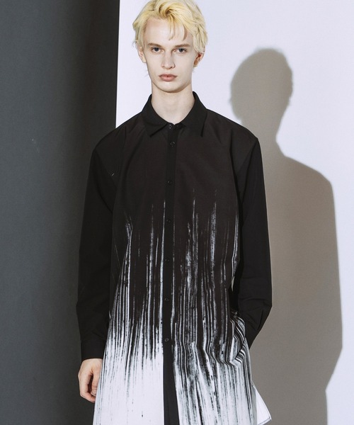 NO ID.(ノーアイディ)の「【NO ID.】Gradation Print Long Shirt / グラデーション プリント ロング シャツ(シャツ/ブラウス・メンズ・ワイン/ブラック・ONE)」の4枚目の写真