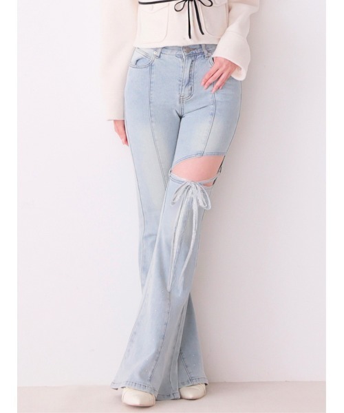 M me eme(エムミーエメ)の「Side cut lace ribbon denim(eme11164)(デニムパンツ・レディース・ネイビー/ブルー・XS/S/M)」の1枚目の写真