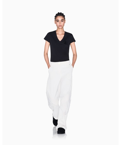 ARMANI EXCHANGE(アルマーニエクスチェンジ)の「【A|X アルマーニ エクスチェンジ】<ZOZO限定>ブリングAXロゴ 半袖VネックTシャツ/SLIM(Tシャツ/カットソー・レディース・ホワイト/ブラック・SMALL/X-SMALL/X-LARGE/MEDIUM/LARGE)」の6枚目の写真