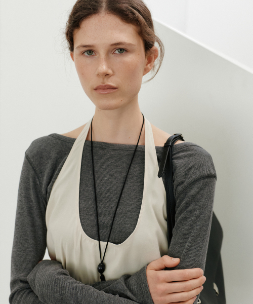 URAGO（ユラーゴ）の「Sheer button raglan t-shirt（Tシャツ/カットソー・レディース・チャコール/レンガ・FREE）」の6枚目の写真