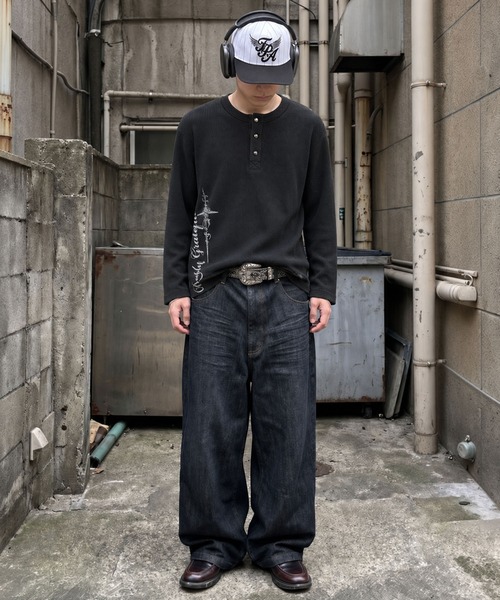 SPINNS(スピンズ)の「短丈ワッフルヘンリーネック長袖Tシャツ/サーマル/ダークアートバックプリント(Tシャツ/カットソー・メンズ・アイボリー/ワイン/ブラック系その他/カモフラージュ・ONESIZE)」の5枚目の写真