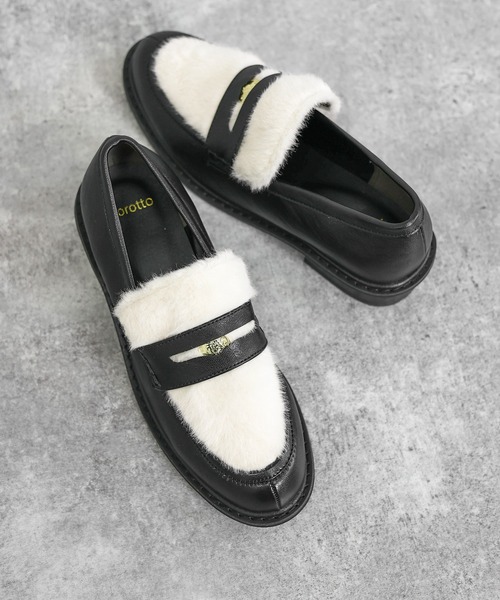 SOROTTO(ソロット)の「クラシカルコインローファー(ローファー・レディース・その他1/ブラック・22.5cm/24.0cm/23.5cm/23.0cm/24.5cm)」の2枚目の写真
