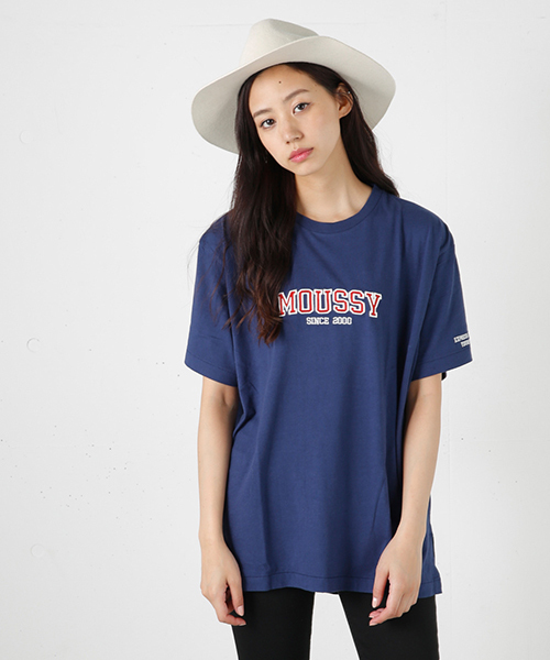 MOUSSY(マウジー)の「OLD SCHOOL MOUSSY TSJ(Tシャツ/カットソー・レディース・ホワイト/ボルドー/ブラック/ネイビー・FREE)」の3枚目の写真
