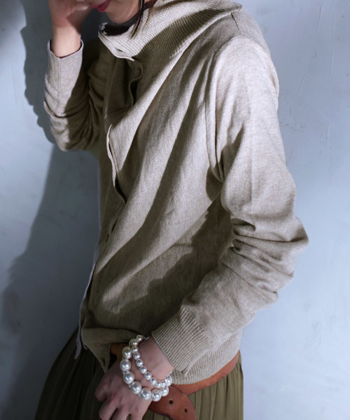 antiqua(アンティカ)の「2WAYカーディガン(カーディガン/ボレロ・レディース・ブラック/ベージュ/パープル/レッド・FREE)」の2枚目の写真