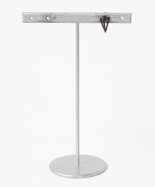 Vaya Con Dios（ヴァヤコンディオス）の「【VayaConDios/ヴァヤコンディオス】ステンレス製立体トライアングルピアス[片耳用]（ピアス（片耳用）・メンズ・ブラック/シルバー/ゴールド・FREE）」の6枚目の写真