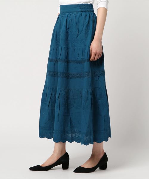 AMERICAN HOLIC（アメリカンホリック）の「・総刺繍レース切替ロングスカート（スカート・レディース・オフホワイト/ブラック/モカ/ブルー・FREE）」の4枚目の写真