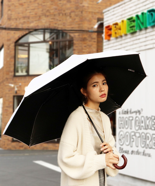 salle de bal（サルデバル）の「∴晴雨兼用 マリンボーダーショートワイド傘 27361（折りたたみ傘・レディース・ブラック/ベージュ/ネイビー/ピンク・FREE）」の4枚目の写真