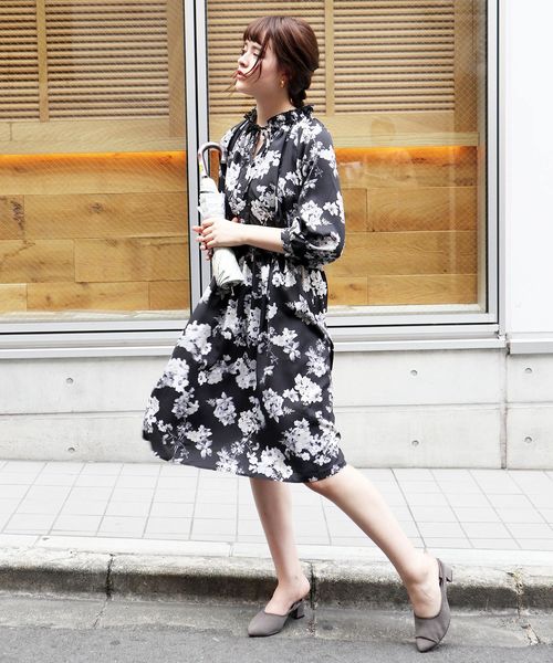 salle de bal（サルデバル）の「∴晴雨兼用 マリンボーダーショートワイド傘 27361（折りたたみ傘・レディース・ブラック/ベージュ/ネイビー/ピンク・FREE）」の9枚目の写真