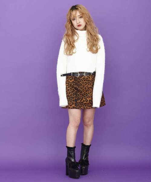 Last Virgin（ラストバージン）の「バックオープンハイネックニット  