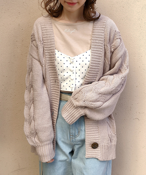 one after another NICE CLAUP（ワンアフターアナザーナイスクラップ）の「ゆったりケーブルニットカーディガン（カーディガン/ボレロ・レディース・オフホワイト/ベージュ/パープル・FREE）」の2枚目の写真