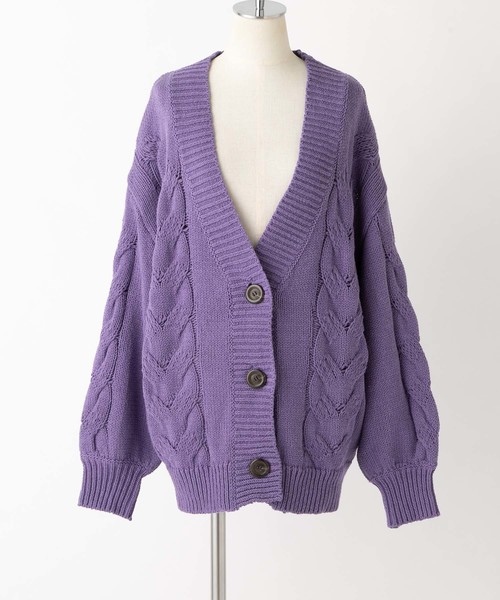 one after another NICE CLAUP（ワンアフターアナザーナイスクラップ）の「ゆったりケーブルニットカーディガン（カーディガン/ボレロ・レディース・オフホワイト/ベージュ/パープル・FREE）」の7枚目の写真