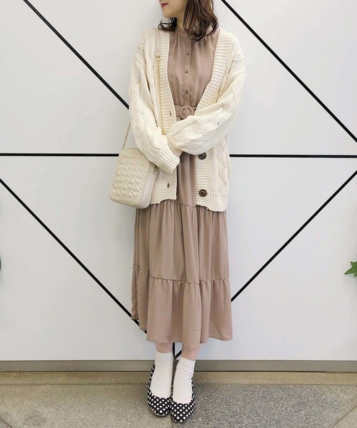 one after another NICE CLAUP（ワンアフターアナザーナイスクラップ）の「ゆったりケーブルニットカーディガン（カーディガン/ボレロ・レディース・オフホワイト/ベージュ/パープル・FREE）」の16枚目の写真