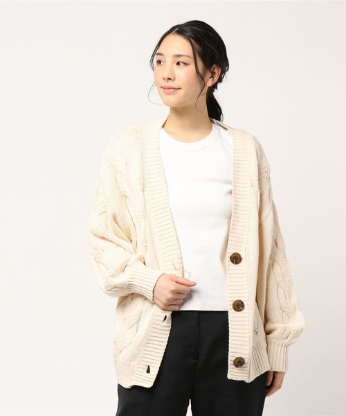 one after another NICE CLAUP（ワンアフターアナザーナイスクラップ）の「ゆったりケーブルニットカーディガン（カーディガン/ボレロ・レディース・オフホワイト/ベージュ/パープル・FREE）」の22枚目の写真