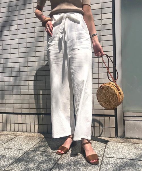 KOBE LETTUCE（コウベレタス）の「リネンタッチコットンイージーワイドパンツ【セットアップOK】（その他パンツ・レディース・オフホワイト/ライトベージュ/カーキ/マスタード/ネイビー/ストライプ/ブラック/ブラウン/オレンジ/ベージュ系その他・FREE/L/M）」の2枚目の写真