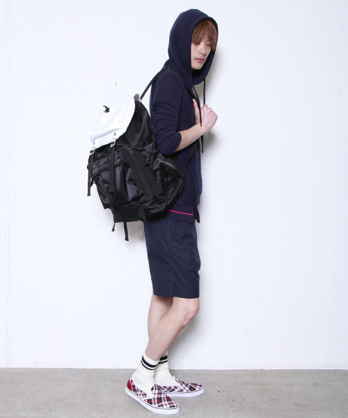 603（ロクマルサン）の「603 バイカラーナイロンリュック（バックパック/リュック・メンズ・ブラック・FREE）」の11枚目の写真