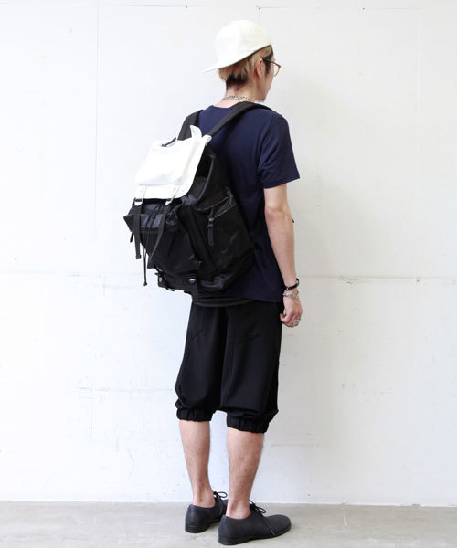 603（ロクマルサン）の「603 バイカラーナイロンリュック（バックパック/リュック・メンズ・ブラック・FREE）」の3枚目の写真