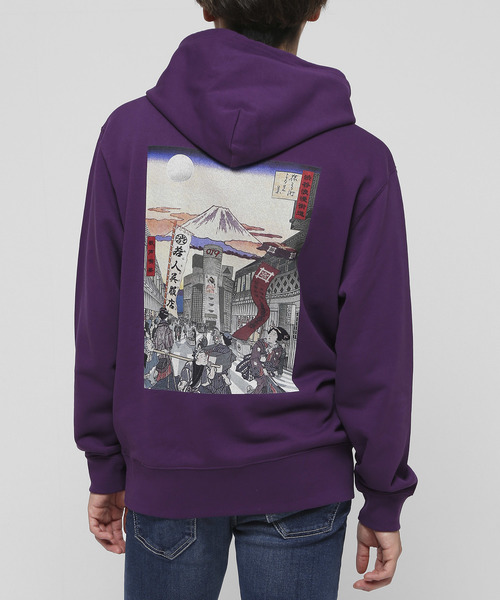 VANQUISH（ヴァンキッシュ）の「Shibuya crossing Hoodie ＊（パーカー・メンズ・ホワイト/ブラック/パープル/ピンク・M/L/XL）」の3枚目の写真