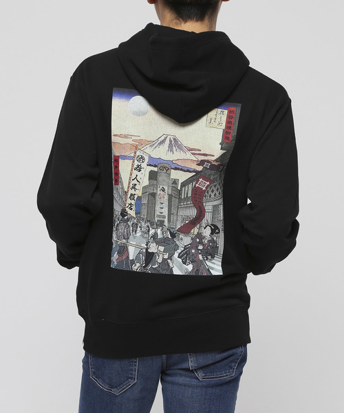VANQUISH（ヴァンキッシュ）の「Shibuya crossing Hoodie ＊（パーカー・メンズ・ホワイト/ブラック/パープル/ピンク・M/L/XL）」の2枚目の写真