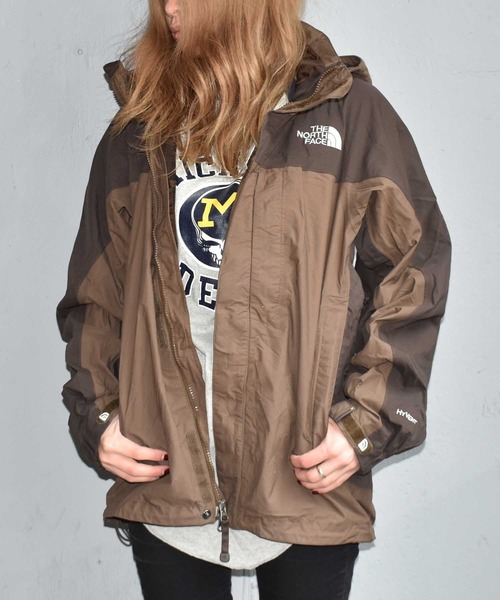THE NORTH FACE（ザノースフェイス）の「【ヴィンテージ古着】THE NORTH FACE/ザ ノースフェイス "HyVENT" ナイロンジャケット（ナイロンジャケット・メンズ・ブラウン・SMALL）」の7枚目の写真