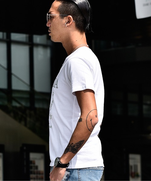JOKER(ジョーカー)の「ラインストーン半袖Tシャツ/カットソー 箔プリント Vネック(Tシャツ/カットソー・メンズ・ブラック×シルバー/ブラック×ゴールド/ホワイト×シルバー/ホワイト×ゴールド・M/L/XL)」の19枚目の写真