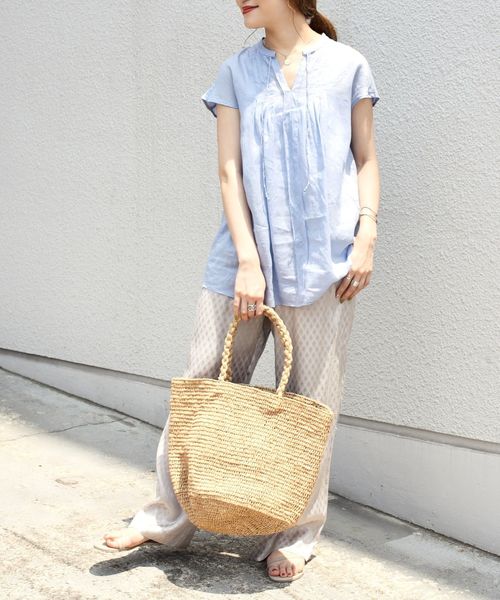 SHIPS(シップス)の「ラミータックブラウス◇(シャツ/ブラウス・レディース・ライトブルー/ネイビー/オフホワイト・ONE SIZE)」の5枚目の写真